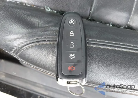 2016 Ford Escape Titanium z USA, uszkodzony, nr VIN 1FMCU9JX9GUC65306